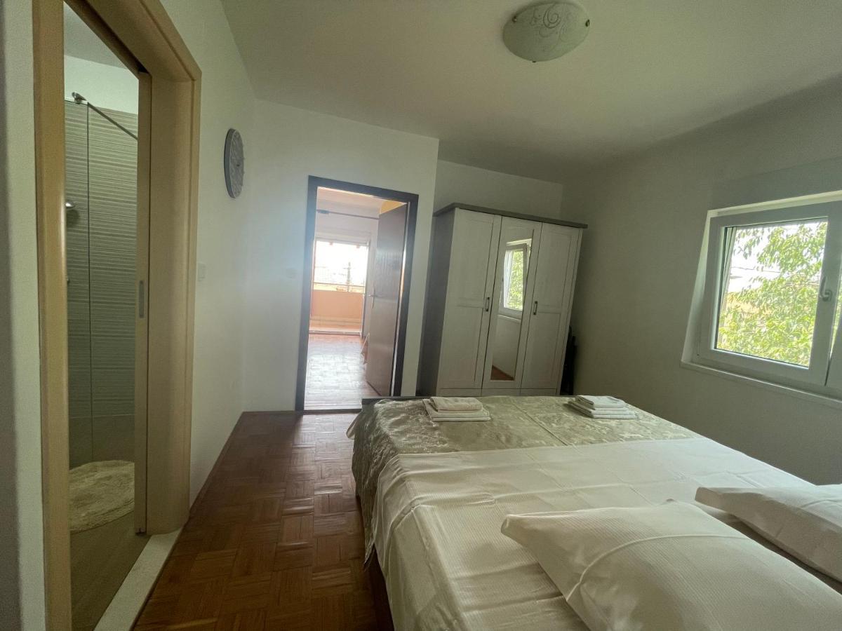 Apartments Iva Pakoštane Eksteriør billede