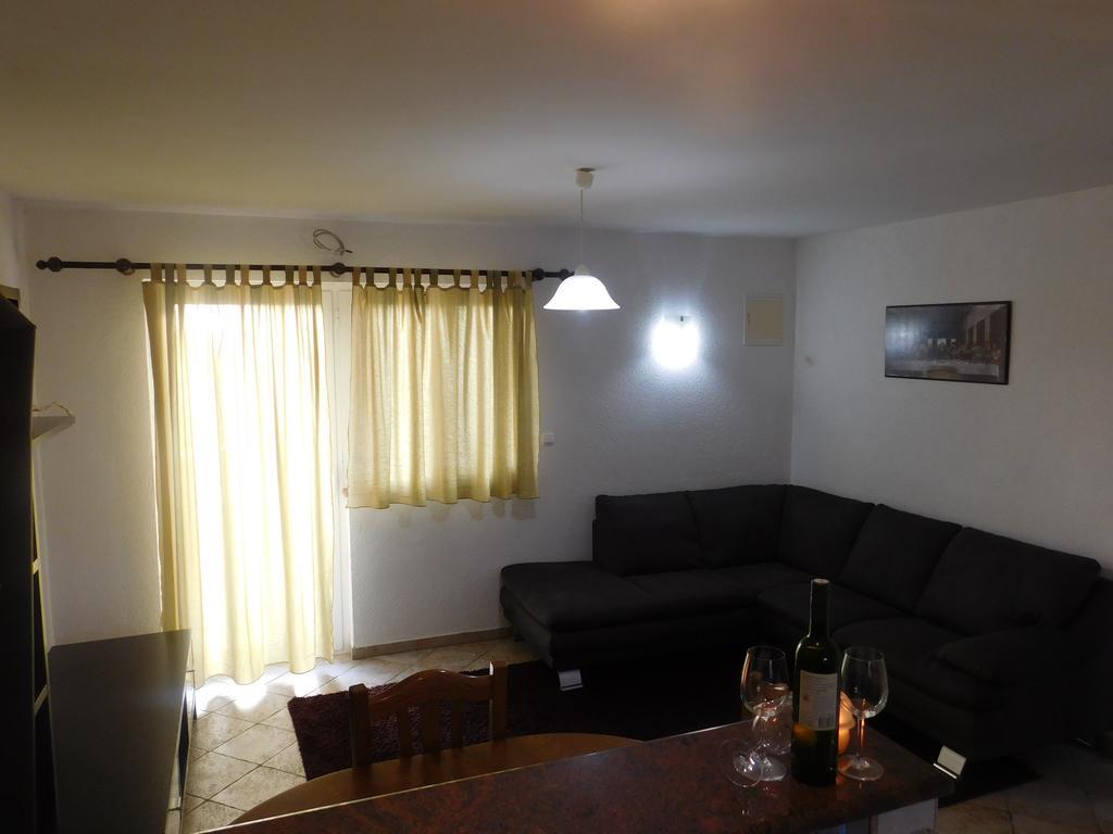 Apartments Iva Pakoštane Eksteriør billede