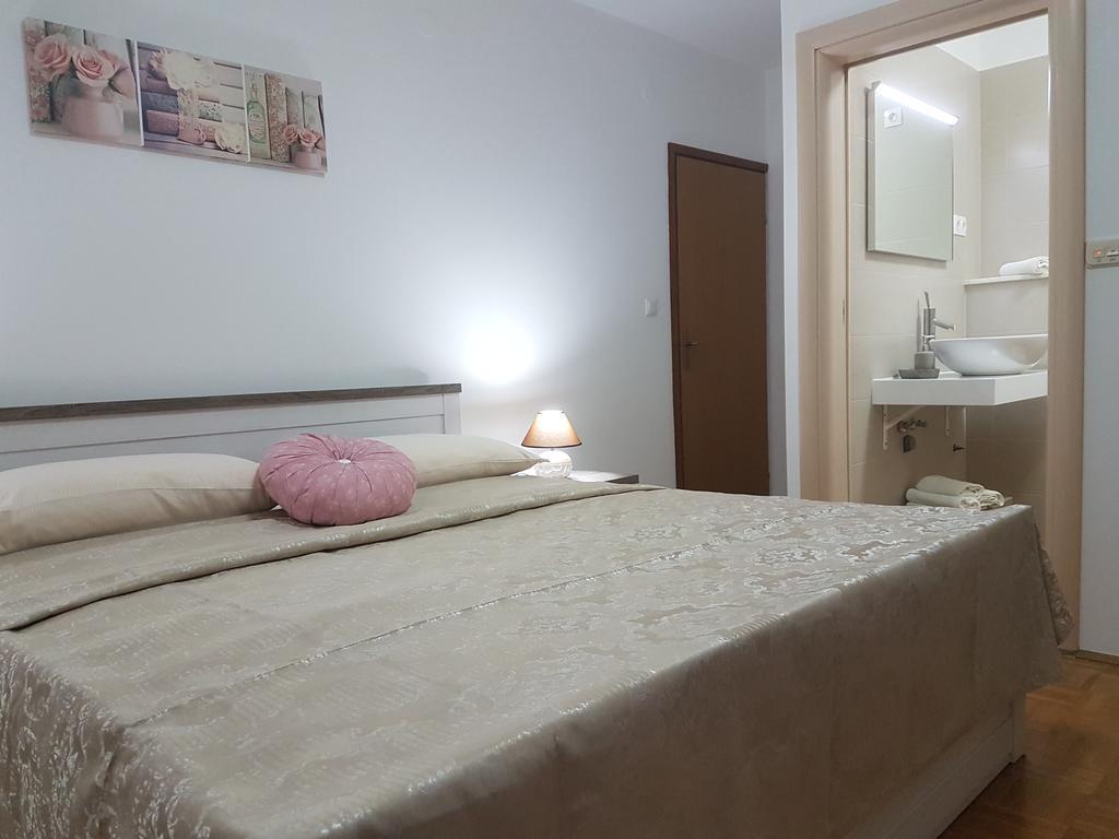 Apartments Iva Pakoštane Eksteriør billede