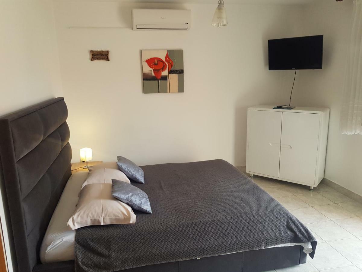 Apartments Iva Pakoštane Eksteriør billede