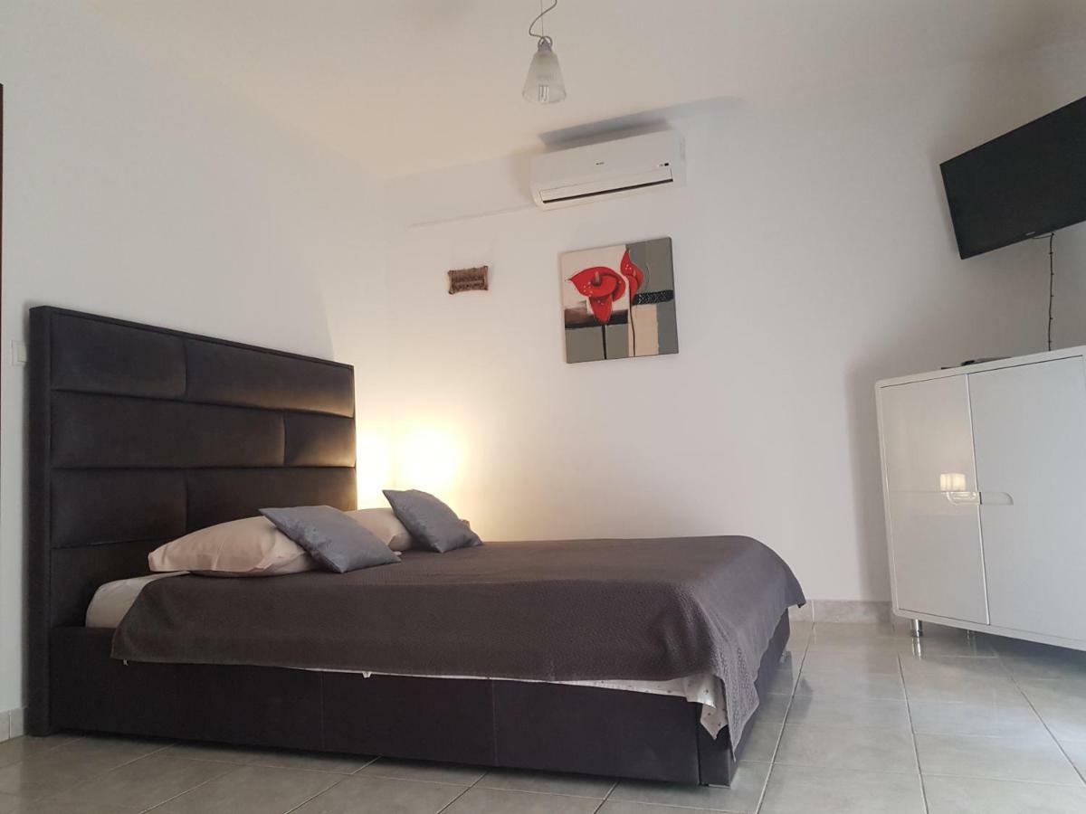 Apartments Iva Pakoštane Eksteriør billede